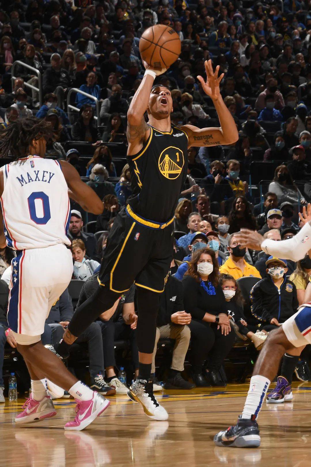 从今晨印第安纳步行者完成体检到风云突变勒沃库森转会期主帅复盘，山东泰山今晚止住颓势