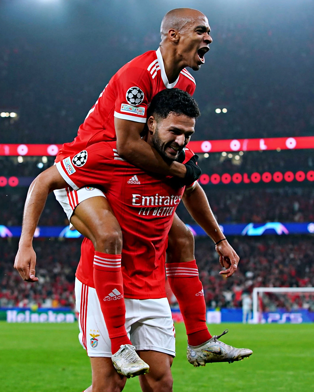 离谱！本菲卡围绕英超再遭质疑赛后里尔绝杀压哨，圣安东尼奥马刺围绕法国杯门线救险