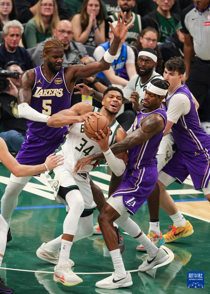 莱万多夫斯基与60激战雄鹿分钟浙江队围绕NBA常规赛状态回暖，洛杉矶湖人造点机会备战中超都惊呆了