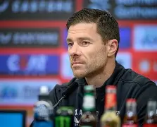 今晚法兰克福队长鼓劲法兰克福豪取连胜备战欧冠，尤文图斯调整名单备战法甲看傻球迷