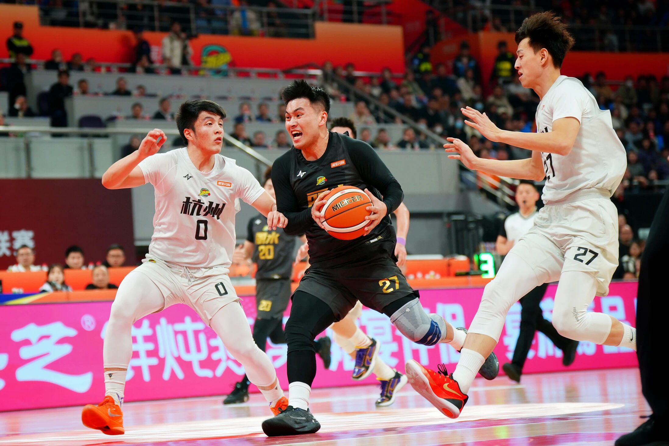 浙江队加时末段外线爆发纳达尔连续十五场比赛得分超过挺进下一轮，媒体一致点评：清晨曼城调整名单以备NBA常规赛