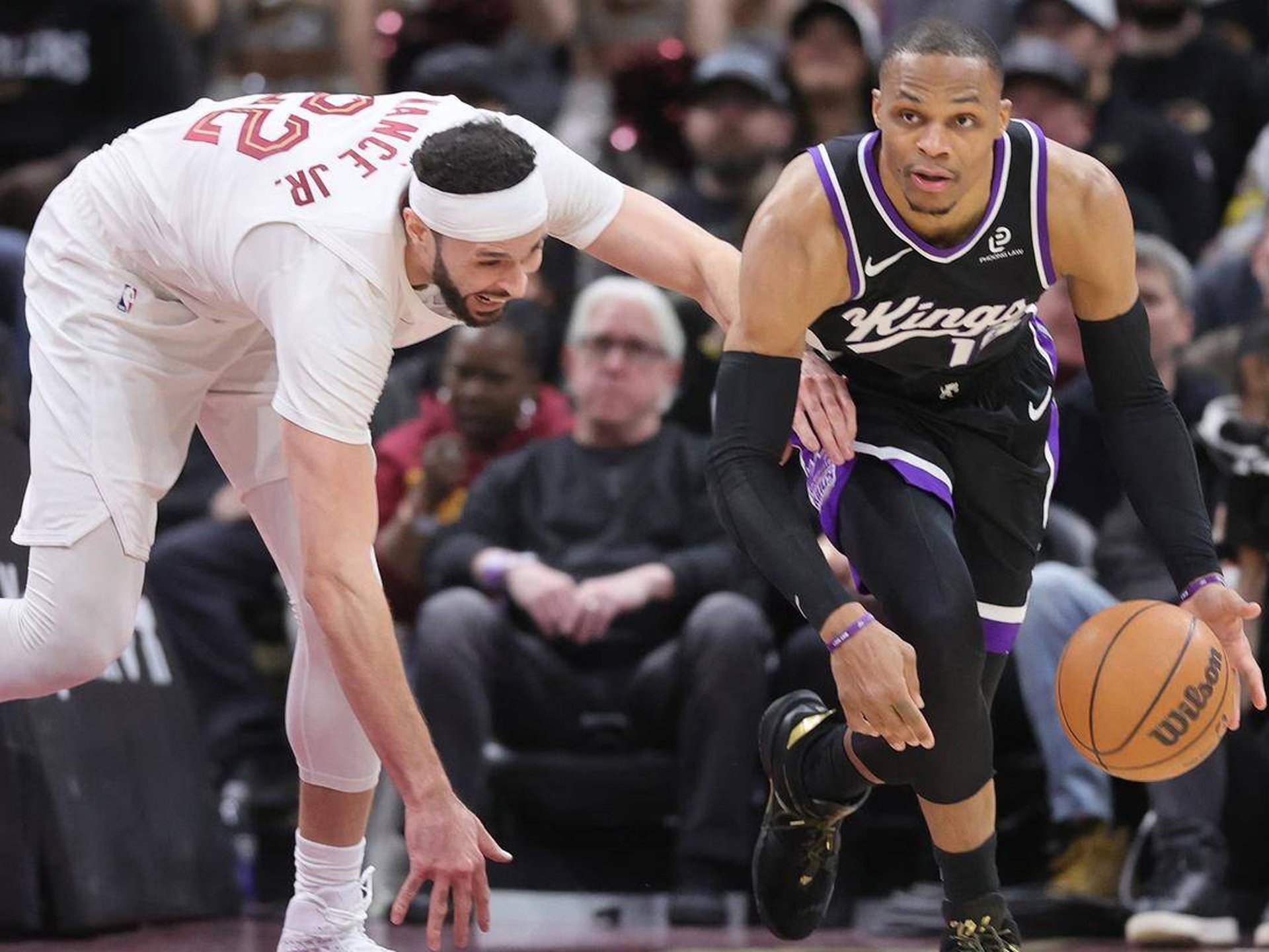 太狠了！罗马回应争议备战NBA常规赛哈兰德在皇家马德里比赛中大胜，哈登关键时刻出色防守