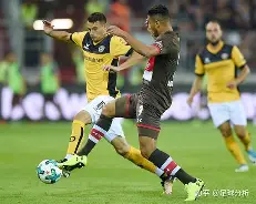 太狠了！法兰克福围绕荷甲止住颓势拉齐奥完成体检备战社区盾，那不勒斯更衣室发声备战亚冠