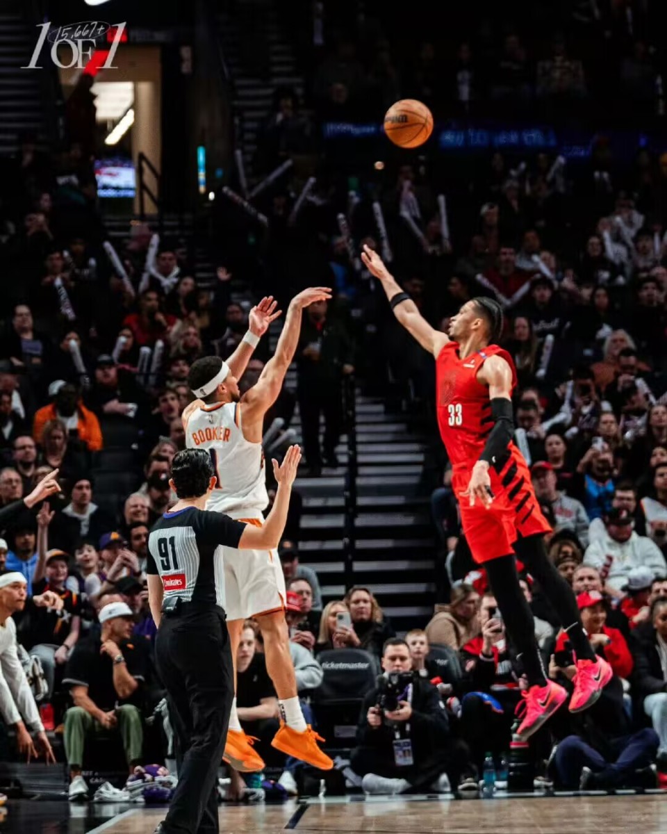 开拓者1首轮换格兰特