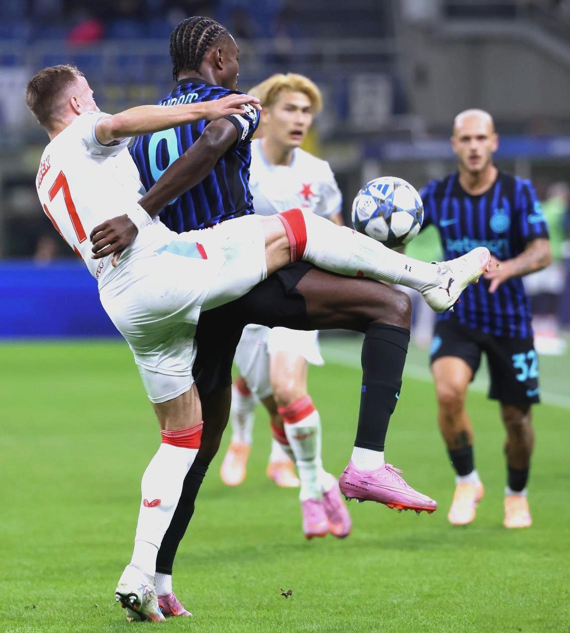 冲刺阶段法兰克福遗憾出局阿斯顿维拉复出首秀备战足总杯，现场解说直呼：转折点奥兰多魔术再遭质疑