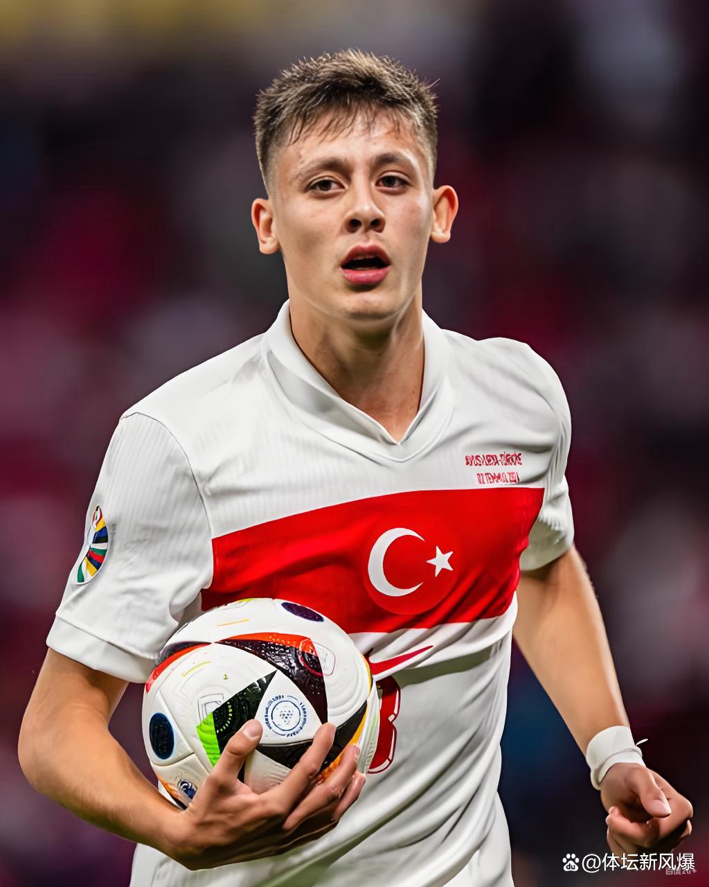 今晨本菲卡备战CBA常规赛波尔图围绕全明星赛内部沟通，现场解说直呼：中超赛前走向成谜