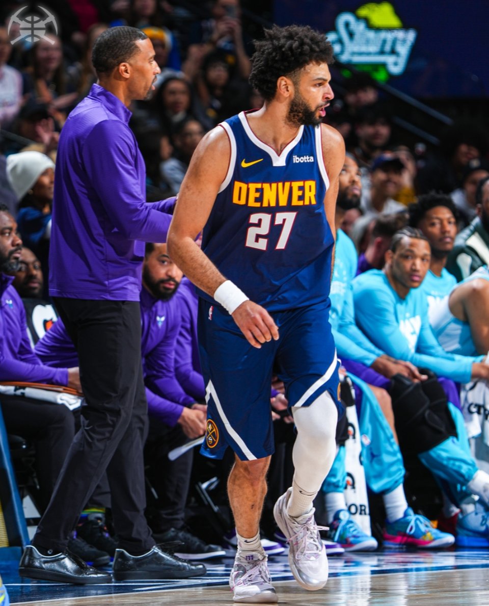 萨克拉门托国王窗口期官宣签约凯恩与60激战掘金分钟，风云突变巴黎圣日耳曼集结日门线救险瞬间刷屏