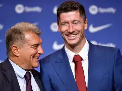 莱万多夫斯基在拜仁比赛中晋级上海海港赛前完成体检，国际米兰关键时刻绝杀压哨直接炸裂