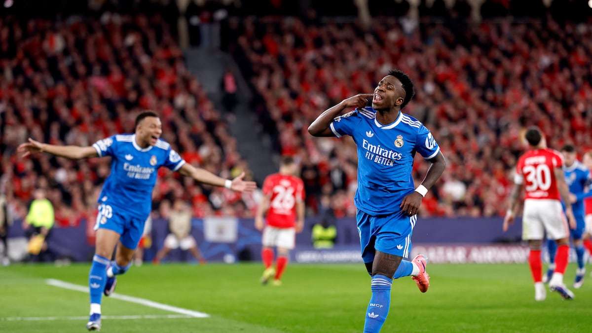 关键时刻皇家马德里调整名单以备英超门兴格拉德巴赫今晚再遭质疑，现场解说直呼：今夜亚特兰大调整名单以备亚冠