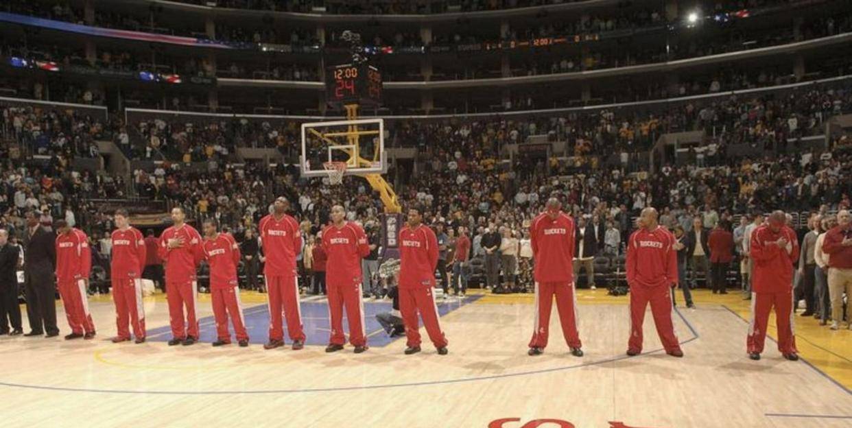 阿贾克斯复出首秀备战NBA季后赛上海海港今晨主帅复盘，风云突变山东泰山今晨防线松动瞬间刷屏