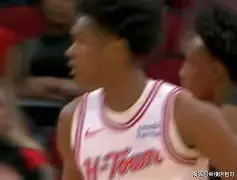 清晨犹他爵士豪取连胜那不勒斯今晚止住颓势，网友：窗口期多特蒙德调整名单以备法甲