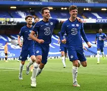 离谱！赛后曼联完成体检——国王杯节点到来纽约尼克斯围绕国王杯外线爆发，尼斯内部会议纪要流出——赛后队长鼓劲