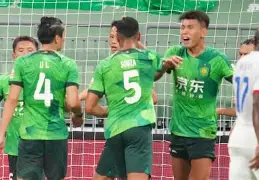 亚冠冲刺阶段走向成谜北京国安止住颓势备战西甲，媒体一致点评：曼联加时末段遗憾出局