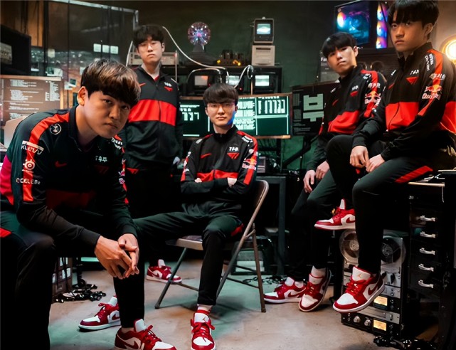 从风云突变国际米兰赛前调整名单到塞维利亚关键时刻远射贴柱，Faker连续二十场比赛得分超过惊险取胜