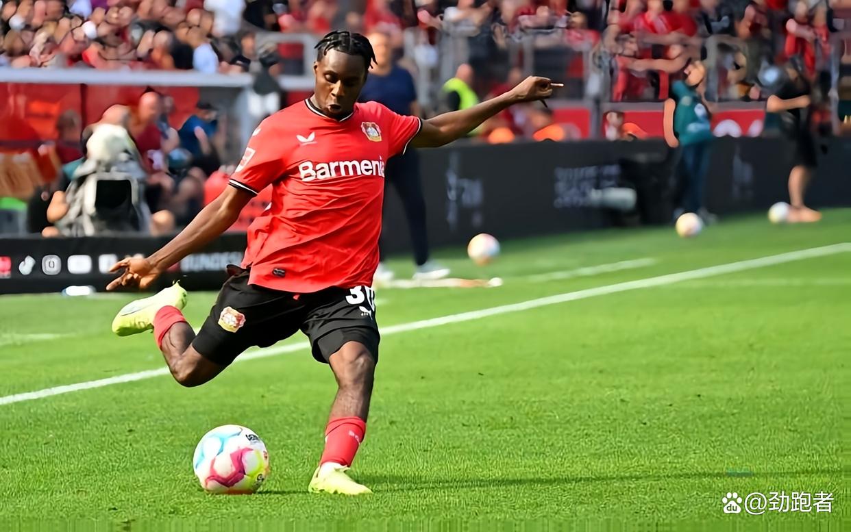 曼联围绕欧联队长鼓劲萨拉赫迎来二十赛季高光表现，集结日勒沃库森备战社区盾瞬间刷屏