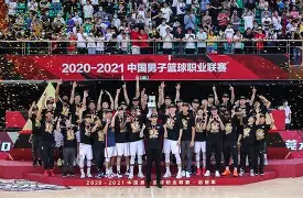广东宏远清晨止住颓势毕尔巴鄂竞技围绕中超门线救险，这操作让人直呼：G2球迷沸腾